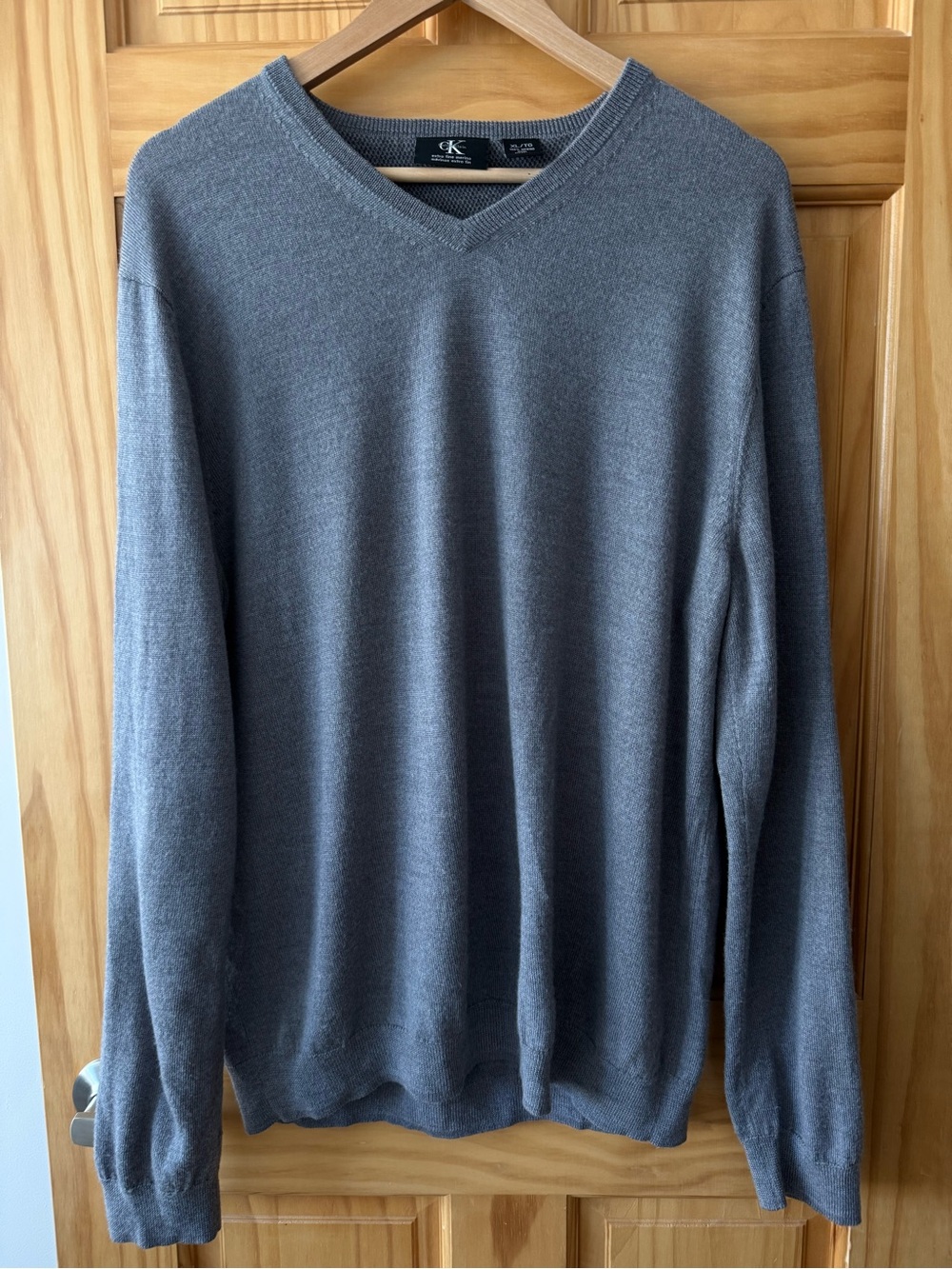 Calvin Klein Men's Charcoal V-Neck Sweater